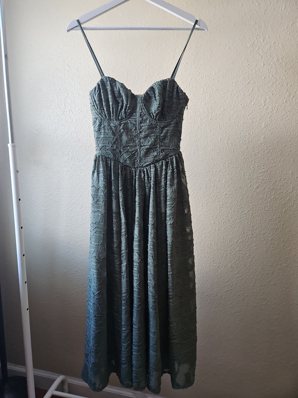 Jessica Simpson Sleeveless Textured Midi Dress in Sage Green